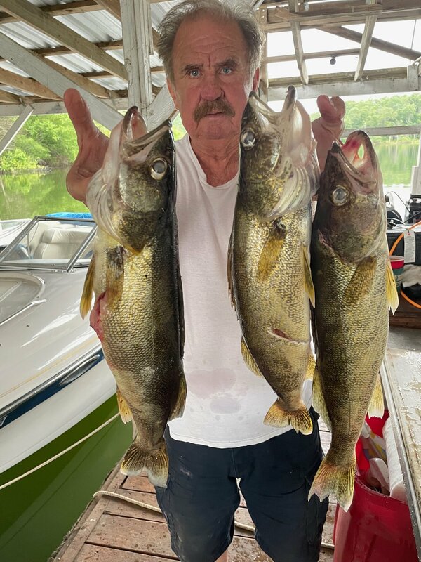 Scuba Steve with some nice ones diving Norfork lake out of Blackburns Resort and Boat Rental. Compare prices and call 870-492-5115 for a reservation. It is nice here and the price is right.